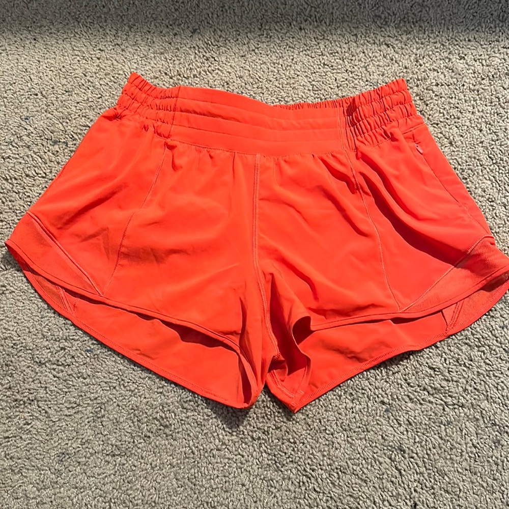 Lululemon High Rise Hotty Hot 2.5” Shorts